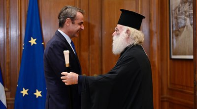 Μητσοτάκης σε Πατριάρχη Αλεξανδρείας: Αμέριστη η στήριξη της κυβέρνησης στο έργο του Πατριαρχείου