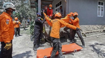 Έκρηξη ηφαιστείου στην Ινδονησία: Οι Aρχές θα απομακρύνουν εσπευσμένα 16.000 ανθρώπους από τα σπίτια τους