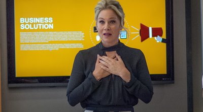 Christina Applegate: Η σκληρή μάχη με τη σκλήρυνση κατά πλάκας – «Ουρλιάζω από αφόρητο πόνο...»