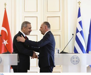 Γεραπετρίτης: Ακόμη και όταν δεν βρίσκουμε εύκολα λύσεις συζητούμε - Φιντάν: Να κάνουμε την αιώνια γειτονία μας, αιώνια φιλία