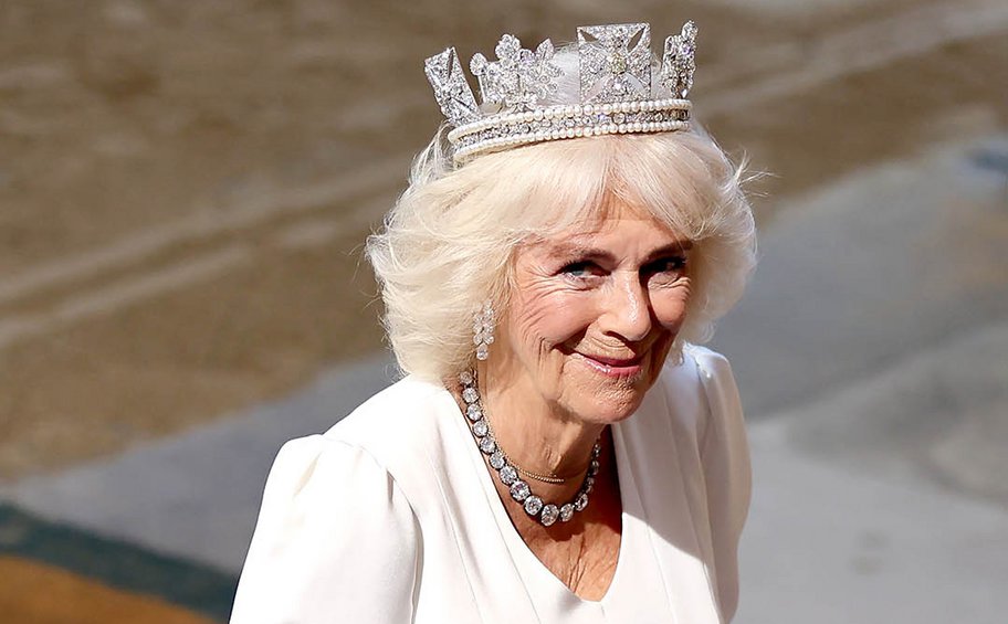 Πού ήταν η βασίλισσα Camilla; Γιατί δεν στεκόταν δίπλα στην Kate Middleton την Κυριακή της Μνήμης