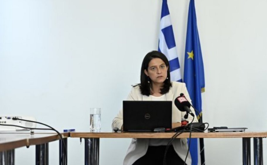 Κεραμέως: Ο μέσος μισθός το 2027 μπορεί να ξεπεράσει τα 1.500 ευρώ