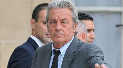 Alain Delon: Υπεύθυνος για τον «πόλεμο» των παιδιών του – Τι υποστηρίζει βιογράφος του