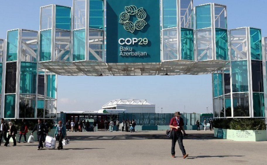 COP29: Σχεδόν 1.800 αντιπρόσωποι ειδικών συμφερόντων του τομέα των ορυκτών καυσίμων στο Μπακού