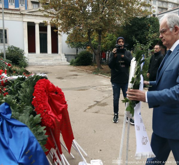 Κωνσταντίνος Τασούλας: Ο Πρόεδρος της Βουλής των Ελλήνων κατέθεσε στεφάνι στο Πολυτεχνείο