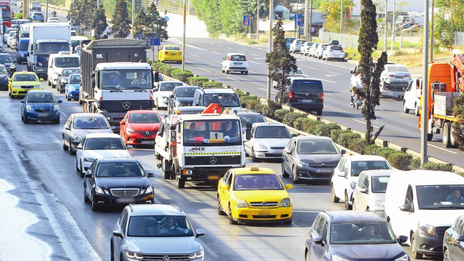 Μέτρα για το χάος στους δρόμους