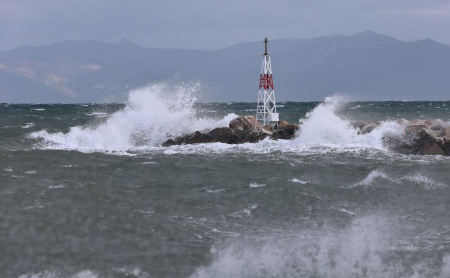 Ποια ακτοπλοϊκά δρομολόγια δεν εκτελούνται λόγω ισχυρών ανέμων