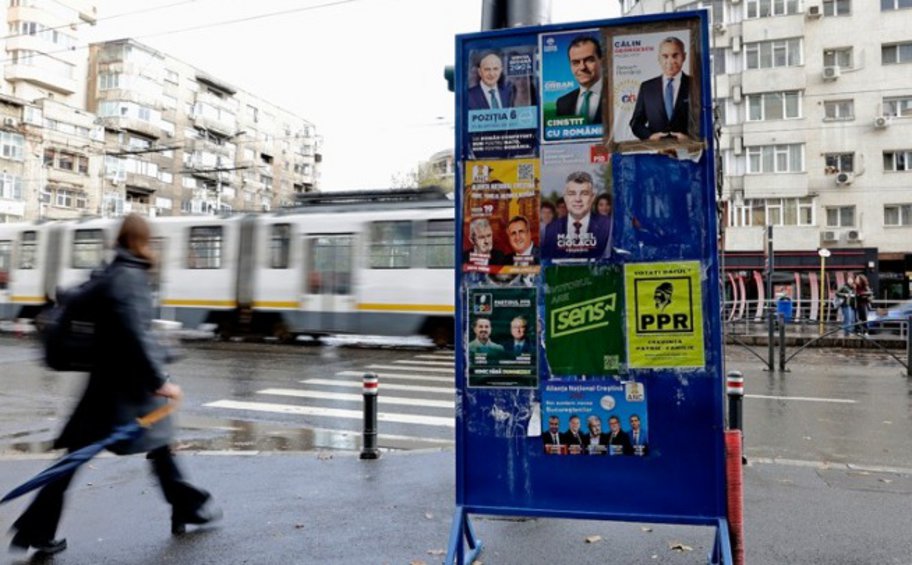 Στις κάλπες προσέρχονται οι Ρουμάνοι για τον πρώτο γύρο των προεδρικών εκλογών 