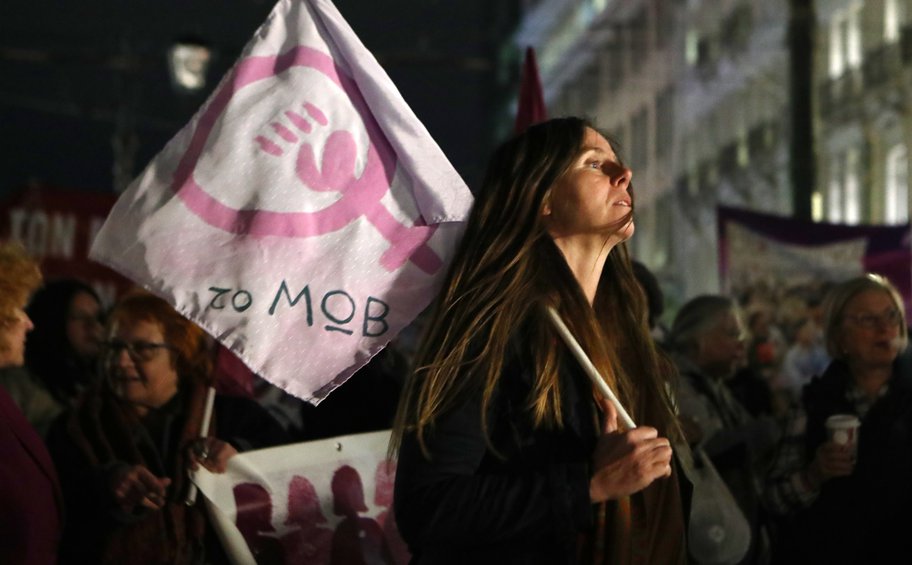 Παγκόσμια Ημέρα για την Εξάλειψη της Βίας κατά των Γυναικών - Εικόνες από την πορεία και τη συναυλία στην Αθήνα