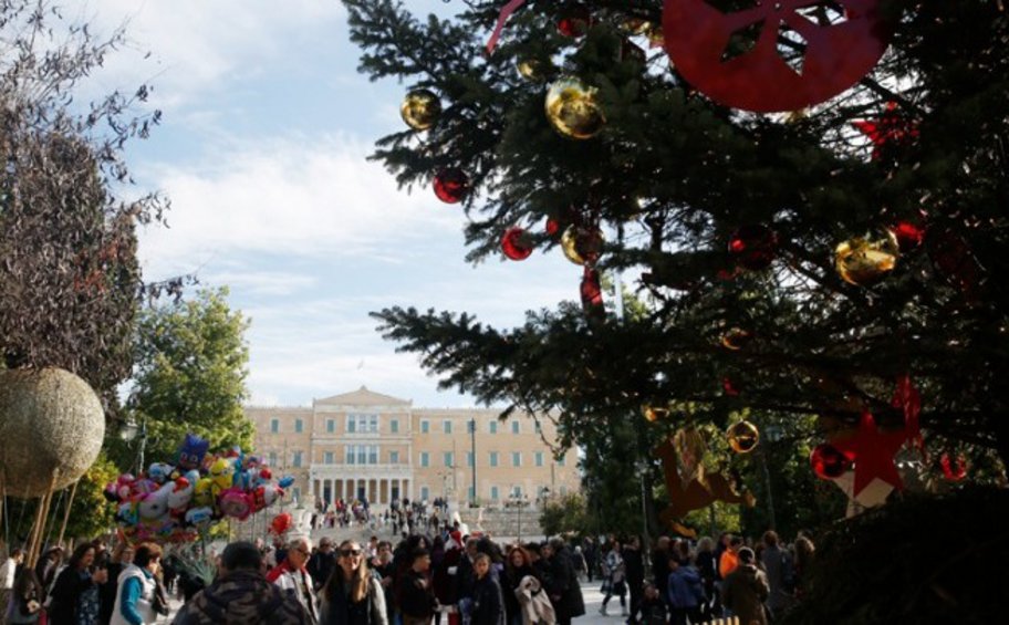 Την Πέμπτη η φωταγώγηση του χριστουγεννιάτικου δέντρου στο Σύνταγμα - Δούκας: Θα είναι σαν παραμύθι