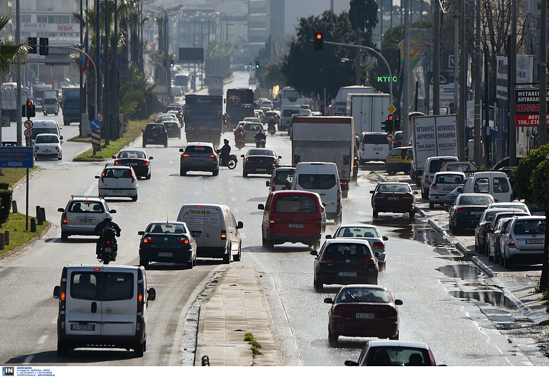 Τέλη κυκλοφορίας: Τι αλλάζει σε πρόστιμα και κατάθεση πινακίδων