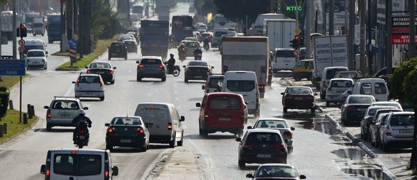 Τέλη κυκλοφορίας: Τι αλλάζει σε πρόστιμα και κατάθεση πινακίδων
