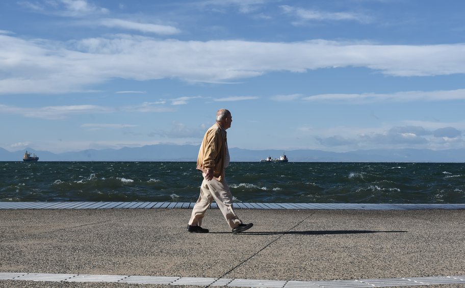 Καιρός: Μέχρι τους 18°C σήμερα - Αλλαγή σκηνικού την Παρασκευή με βροχές και πτώση της θερμοκρασίας