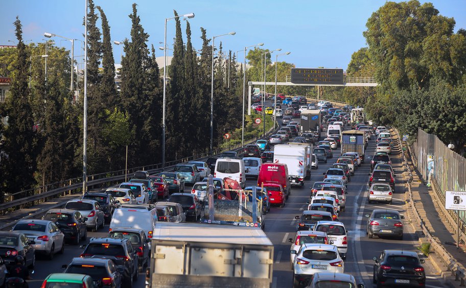 Κηφισός: Καραμπόλα ανάμεσα σε 4 αυτοκίνητα στο ύψος της Μεταμόρφωσης – Ένας τραυματίας