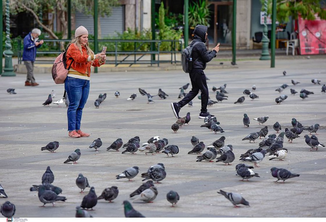 Kαιρός: Μέχρι 20°C σήμερα – Έρχονται βροχές, καταιγίδες και χιόνια