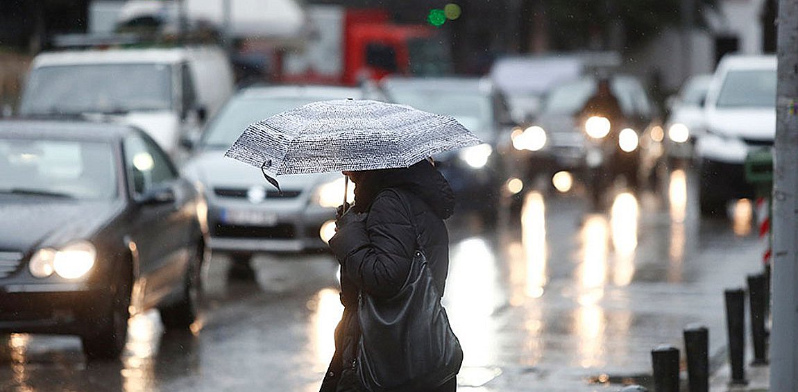 Καιρός: Σφοδρές καταιγίδες και χιόνια το Σαββατοκύριακο - Στο «κόκκινο» 7 περιοχές