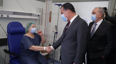 Επίσκεψη Γεωργιάδη στο Οφθαλμιατρείο Αθηνών για την έναρξη των δωρεάν απογευματινών χειρουργείων