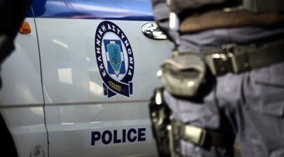 Συνελήφθη αστυνομικός της φρουράς της Βουλής έπειτα από καταγγελία για ενδοοικογενειακή βία - Τι είπε ο Τασούλας