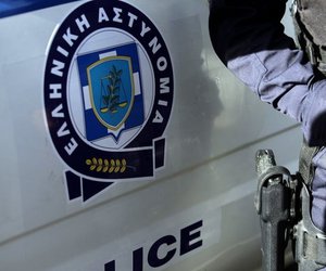 Ποινική δίωξη στον αστυνομικό της Βουλής που συνελήφθη για ενδοοικογενειακή βία