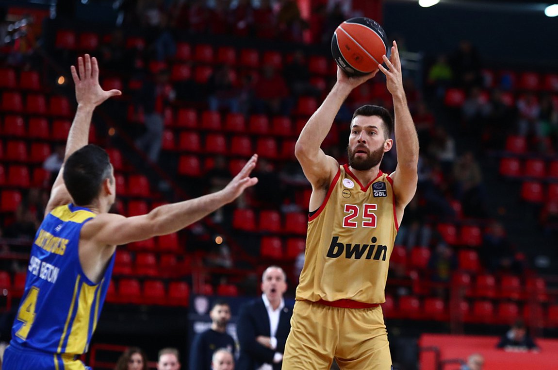 Greek Basketball League: Γλίτωσε το… έμφραγμα ο Ολυμπιακός