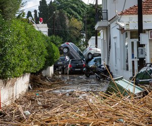 Φονική κακοκαιρία Bora: Οι κάτοικοι σε Λήμνο και Ρόδο μετρούν τις πληγές τους - Πού θα χτυπήσει τις επόμενες ώρες