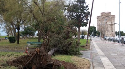 Κλειστοί δρόμοι στη Θεσσαλονίκη λόγω της κακοκαιρίας