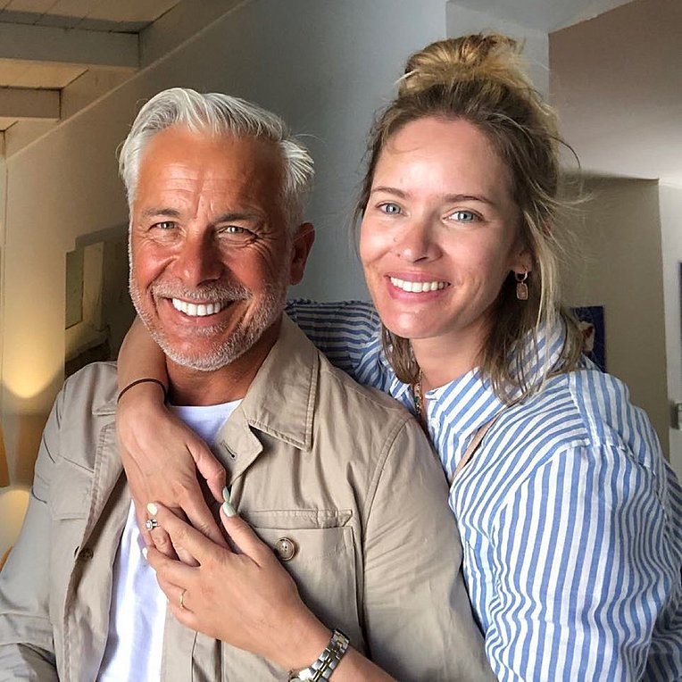 Χάρης Χριστόπουλος – Ανίτα Μπραντ: Το τρίτο τους παιδί ήρθε στον κόσμο κάτω από άκρα μυστικότητα