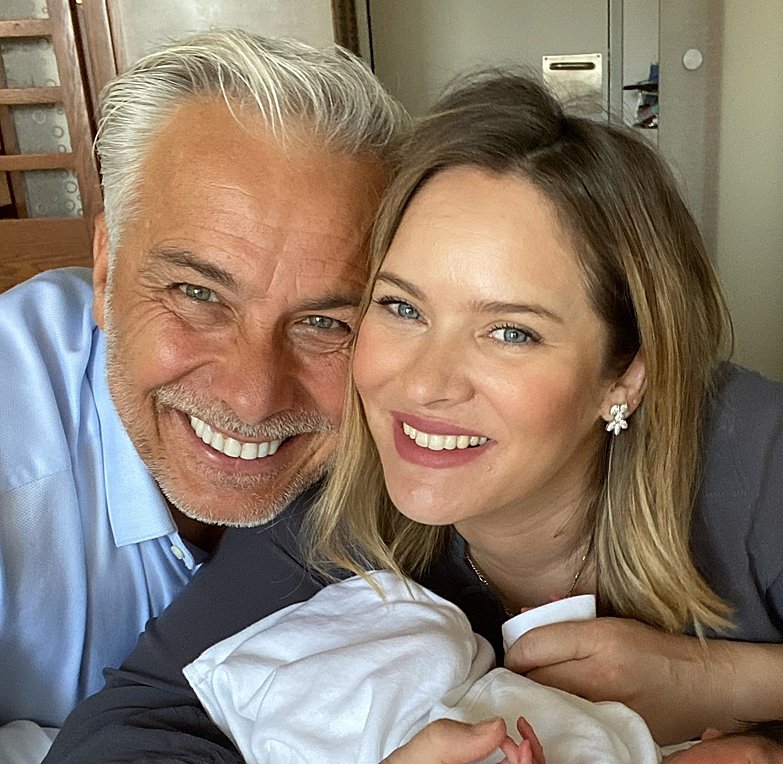 «Λύγισε» η Ανίτα Μπραντ για το μωρό τους που γεννήθηκε πρόωρα 1.300 γραμμάρια