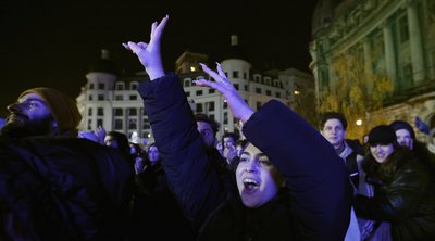 Ρουμανία: Χιλιάδες άνθρωποι διαδήλωσαν χθες βράδυ υπέρ της Ε.Ε ενόψει του δεύτερου γύρου των προεδρικών εκλογών 