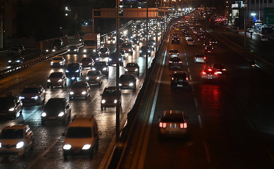 Τροχαίο στη λεωφόρο Αθηνών: Καραμπόλα 4 οχημάτων στο ύψος του Περιστερίου