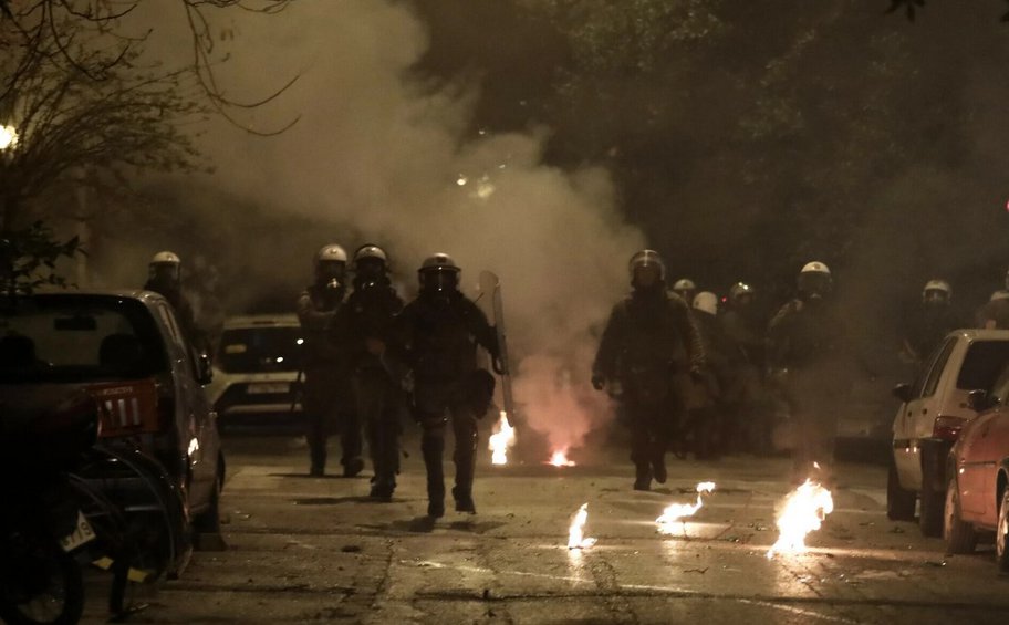 Επέτειος Γρηγορόπουλου: Ολοκληρώθηκε η πορεία - Επεισόδια στα Εξάρχεια