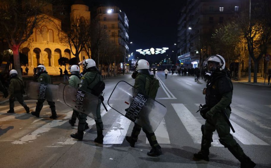 Θεσσαλονίκη: Στις 112 οι συλλήψεις από τα χθεσινά επεισόδια, οι τρεις ανήλικοι 