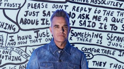 Robbie Williams: Παραδέχεται με ειλικρίνεια ότι δεν μπορεί να αντιμετωπίσει τις ασθένειες των γονιών του