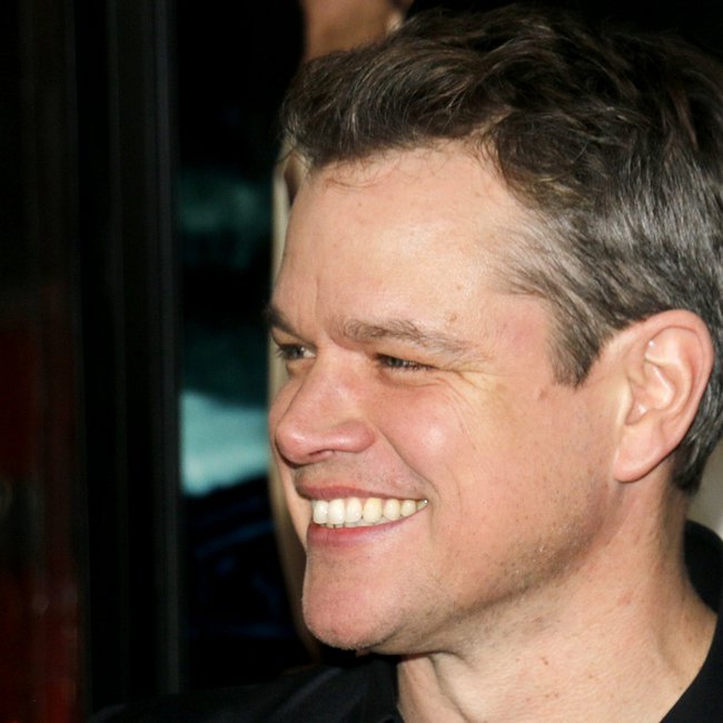 Αγνώριστος ο Matt Damon σε αγώνα μπάσκετ στο Λος Άντζελες