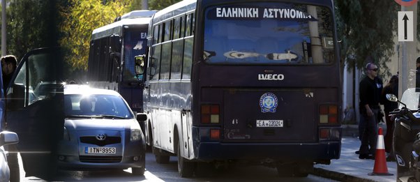 Όπλα στα Πατήσια: Στη φυλακή οι πέντε Τούρκοι - Τι είπαν στην ανακρίτρια