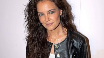 Katie Holmes: Αντιγράφει το στιλ των αδελφών Olsen χρησιμοποιώντας ένα αμφιλεγόμενο αξεσουάρ