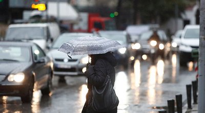 Ο καιρός την Κυριακή - Πού αναμένονται ισχυρές βροχές και καταιγίδες τη Δευτέρα - Η πρόγνωση για τα Χριστούγεννα