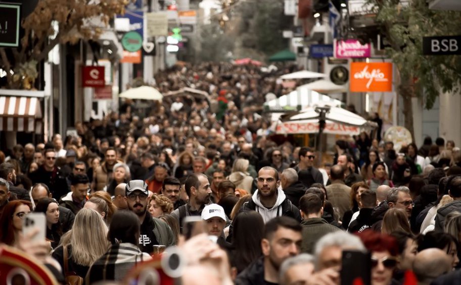 Ανοιχτά σήμερα τα καταστήματα: Το ωράριο λειτουργίας - Οι προσδοκίες των εμπόρων