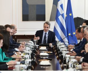 Μητσοτάκης: Δεν εφησυχάζουμε ούτε μέσα στις γιορτές - Η ευθύνη δεν πάει διακοπές