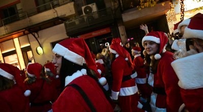 Λάρισα: Πλήθος κόσμου στη Χριστουγεννιάτικη Παρέλαση της πόλης -  BINTEO
