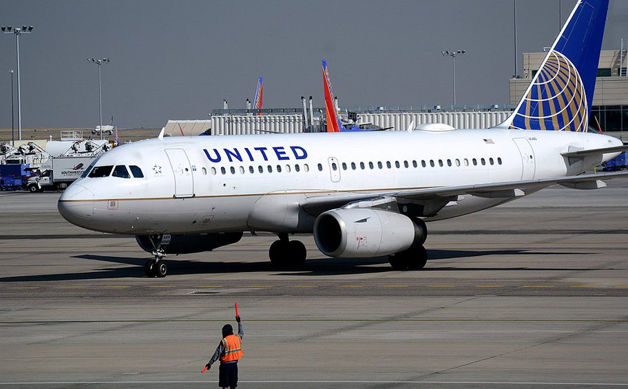 Θρίλερ σε πτήση της United Airlines: Βρέθηκε πτώμα σε τροχό αεροσκάφους μετά την προσγείωσή του στο αεροδρόμιο του Μάουι
