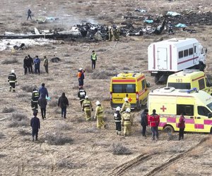 Αεροπορική τραγωδία στο Καζακστάν: Τα σενάρια για τα αίτια της συντριβής