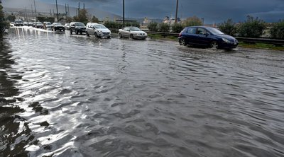 Προβλήματα στην Αθηνών – Κορίνθου στο ύψος του Ασπρόπυργου λόγω συσσώρευσης υδάτων
