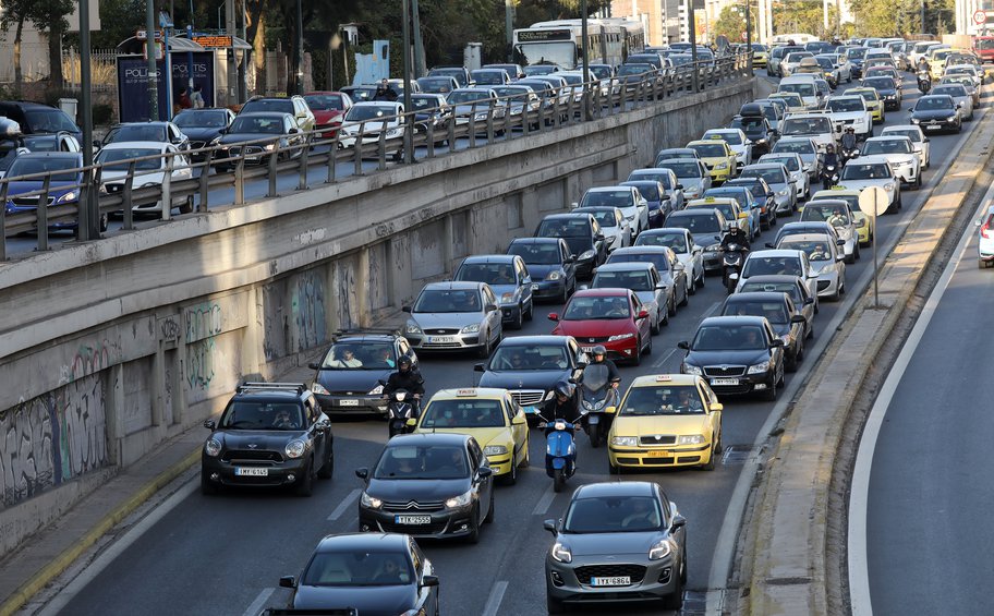 Κίνηση: Ουρές χιλιομέτρων στην Κηφισίας - Πού αλλού εντοπίζονται προβλήματα