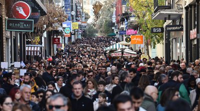 Κοσμοπλημμύρα σε Αττική και Θεσσαλονίκη για ψώνια λίγο πριν το ρεβεγιόν της Πρωτοχρονιάς