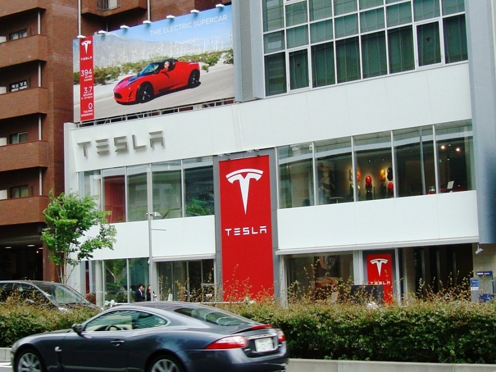 Νέο μοντέλο Tesla: Όλα όσα γνωρίζουμε