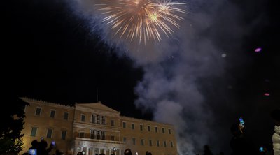 Αθήνα, Πειραιάς και Θεσσαλονίκη υποδέχονται το 2025 - Δείτε LIVE τις εκδηλώσεις 
