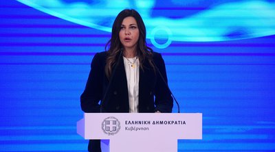 Ζαχαράκη για μέτρα προστασίας ανηλίκων από τα social media: «Πολύ σημαντική και η συμβουλευτική γονέων»