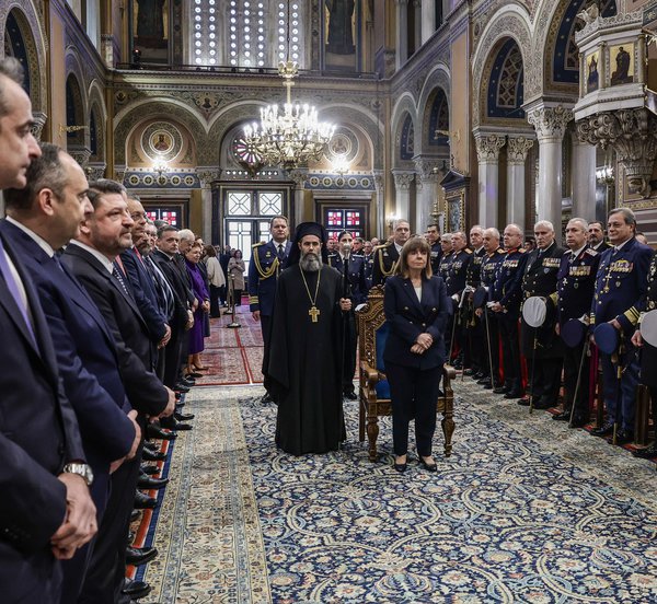 Μητρόπολη Αθηνών: Παρούσα η πολιτική και πολιτειακή ηγεσία στη δοξολογία για το νέο έτος 