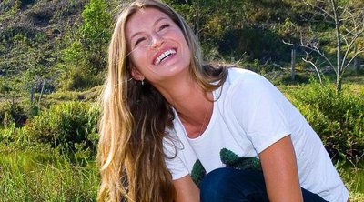 Gisele Bundchen: Ποζάρει στην παραλία με τον Joaquim Valente και επιδεικνύει τη φουσκωμένη κοιλίτσα της